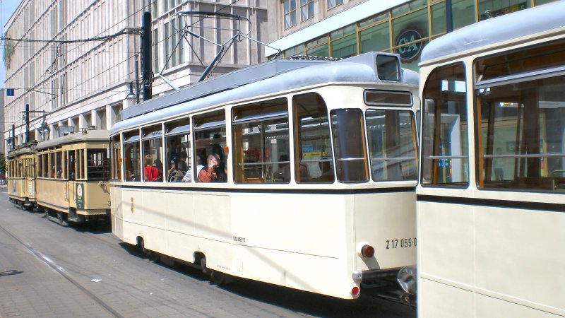 Alte Strassenbahnfahrzeuge am Alexanderplatz,14.6.2009