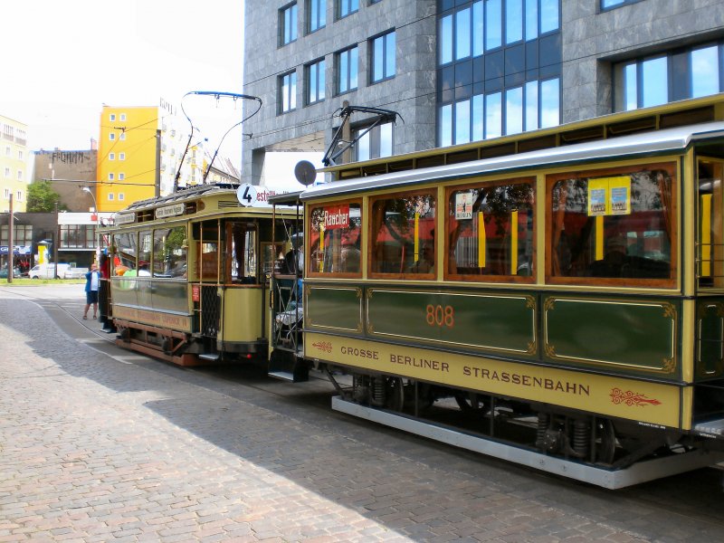 Hist Strassenbahnzug Coepenick, Tw 10 und Bw 808, Wendeschleife Linie M 13 Warschauer Strasse, Juli 2009