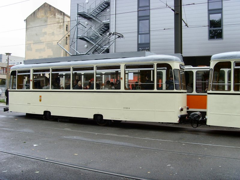 REKO-Zug (dahinter TATRA KT4D)in der Schleife Langenbeckstrasse, Berlin Oktober 2009