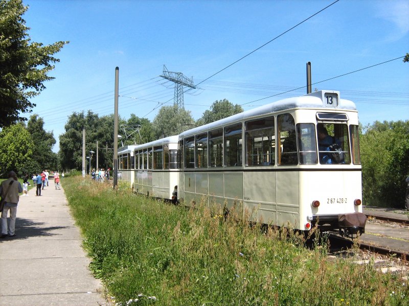Reko-Zug mit zwei Beiwagen in Marzahn,Schleife Wuhletalstrasse