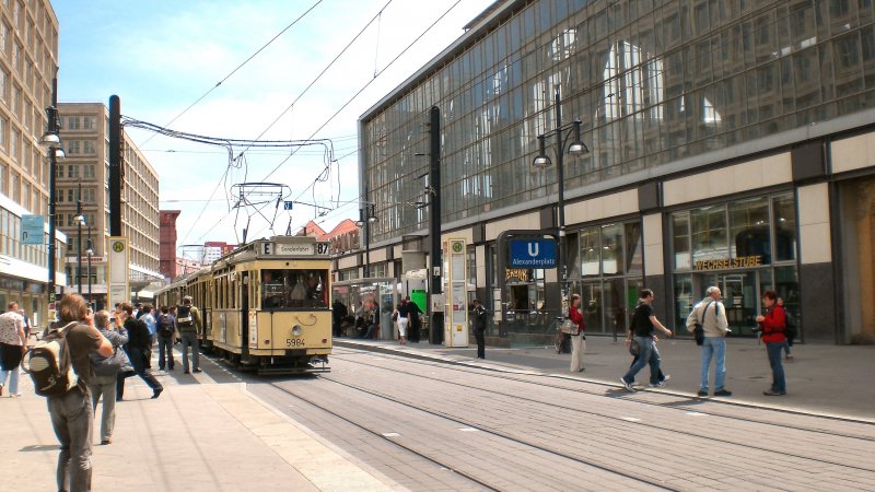 T24/B24-Zug am S-Bahnhof Alexanderplatz, 14.6.2009