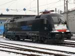 ES 64 U2-026 mit Farnair Europe Rail Logistics Sticker (nur auf einer Seite) in Köln Deutzerfeld am 03.12.2010, Danke für die Info Daniel !!