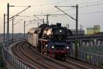 Am 10.7.11 zog 03 1010 einen Sonderzug von Flensburg nach Bremen ber die Rendsburger Hochbrcke