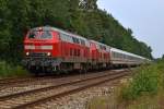 218 321-8 und 218 xxx-x ziehen am 2.8.11 den IC 2170 Hannover-Westerland durch Burg in Dithmarschen