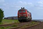218 386-1 und 218 xxx-x befahren am 5.8.11 die letzetn Meter des Hindenburgdamms bevor sie Sylt erreichen
