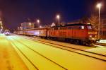 Zugkreuzung in Illertissen der Regionalzge mit 218 432-7 und 612 004 am 12.02.2010 gegen 21:15.