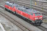 218 432-3 und eine weitere 218 kommen von der Tankstelle in Ulm, um im Bahnhof einen Zug nach Lindau zu bernehmen, am 26.02.2010.