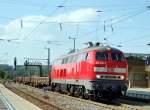 218 249-1 kam am 26.08.2007 mit einem schweren Flachwagenzug, mit Stahl beladen, die Geislinger Steige bei Amstetten hinauf.