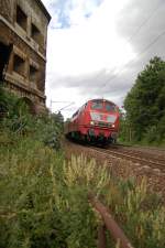218 156-8, vor einigen Monaten eine der letzten Ulmer Loks in Orientrot hat nur noch eine kurze Strecke bis in den Ulmer Bahnhof am 04.08.2008.