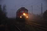 Herbstimpressionen mit der 232 592-6 im letzten Licht und Nebel in Lintorf am 16.11.2010