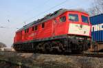 Die Railion DB Logistics 232 906-8 in Duisburg am 04.03.2011
