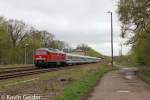 MEG 315 alias 232 489-5 mit dem EC Berlin-Warschau am 27.04.13 in Müncheberg (Mark) am Schluss hängt 370 006