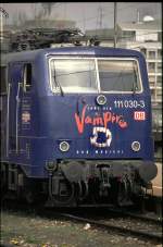 Frontansicht der Vampir-Lok 111 030-3 im Juli 2004 in Ulm.