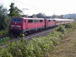Am 6. Oktober 2009 zog eine Lok der BR 111 die Regionalbahn von Treuchtlingen nach Wrzburg, wobei eine zweite Lok der BR 111 als Wagenlok mitgefhrt wurde. Die Aufnahme entstand kurz vor Wrzburg-Heidingsfeld. 