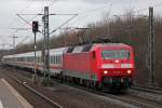 120 138-3 mit IC in Köln Stammheim am 11.03.2012