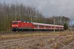 143 352-3 mit der RB Neumnster-Pinneberg am 8.1.12 bei Padenstedt