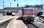 143 312-7 und im Hintergrund eine 120 in Ulm, am 15.06.1996.