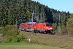 Am 11.10.11 legt sich 146 239-9 mit dem RE Karlsruhe-Kreuzlingen bei St.Georgen in die Kurve