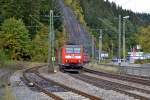 146 113-6 mit dem IRE Karlsruhe-Kreuzlingen am 10.10.11 bei der Ausfahrt aus Triberg