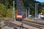 Am 14.10.11 fuhr 146 232-4 mit dem IRE Karlsruhe-Kreuzlingen aus dem Bahnhof Triberg aus