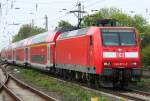 Die 146 001-3 zieht den RE2 aus Mnchengladbach ber Krefeld HBF nach Mnste ram 15.05.2010