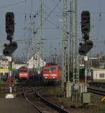 Die 181 205-5 kommt von Trier und fährt in Koblenz Hbf ein. Die 101er im Hintergrund bringt Sie weiter Richtung Norddeich.

Patrick E.