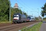 Am 1.10.11 zieht 182 533-0 einen Testzug bestehen aus IC2 5704 durch den Ort Brokstedt

