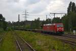 Am 9.8.11 zieht 185 285-6 einen Gterzug ber die Hamburger Gterumgehung durch den Stadtteil Heimfeld