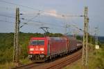 Am 10.7.11 zieht 185 330-5 einen Gterzug Richtung Norden die Rampe zur Rendsburger Hochbrcke hoch