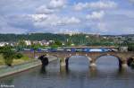 BR 185/437768/185-527-9-zieht-einen-lkw-walter-ganzzug-am 185 527-9 zieht einen LKW-Walter-Ganzzug am 13.06.2015 über die Europabrücke zwischen Koblenz-Lützel und Koblenz Stadtmitte.
