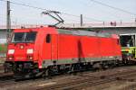 Die 185 243-3 in Duisburg am Entenfang. Aufgenommen am 24.04.2010