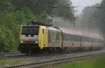 Ersatzzuge/124251/es-64-f4-088-in-ec-diensten-aufgenommen ES 64 F4-088, in EC-Diensten, aufgenommen am 31.05.10, bei der Durchfahrt durch Aßling.