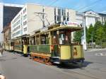 Tw 10 mit Beiwagen vor T24-Zug in der Wendeschleife am Kupfergraben, Berlin-Mitte Juli 2009