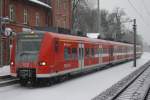 425 316 als RE von Hannover nach Wolfsburg in Gifhorn am 22.12.2010