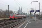 442 xxx und 442 260 als RE 9 Siegen-Aachen am 09.04.13 in Kln Messe/Deutz
