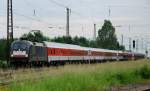 ES 64 U2-074, mit eienem Auto-Zug,aufgenommen am 10.06.10, bei der Durchfahrt durch Gersthofen.