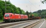 1116 084-3 + 1116 192-4, ein österreichisches Doppel auf deutschen Schienen. Aufgenommen am 11.06.11, bei der Durchfahrt durch Aßling.
