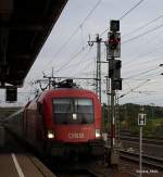 Wegen mangelder Wendemglichkeit in Stuttgart ??? hlt der EC nach Frankfurt Hbf auser planmig in Vaihingen Enz und hatte am 16.06.2010 die 1116 150-3 gerade Einfahrt in Vaihingen Enz mit etwa 90 - 100 Km/h.