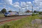 Am 7.8.11 durchfhrt 5 370 003 mit dem EC 44 Warschau-Berlin den Bahnhof Erkner