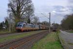242.512 alias Ferdinand und 241.005. alias Solo mite einem Gterzug Richtung Norden am 15.4.12 in Bokelholm