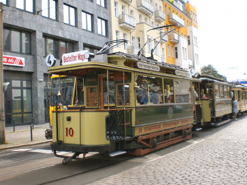 Tw 10 mit Beiwagen in der Schleife S-Bhf Warschauer Strasse (M13), Juli 2009
