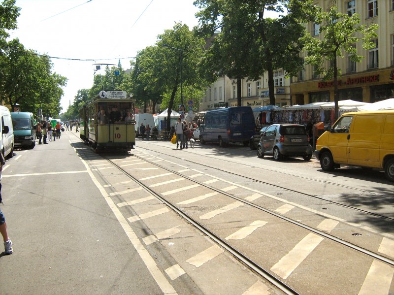 Tw 10 mit H�nger in der B�lschestrasse in Friedrichshagen, Mai 2009