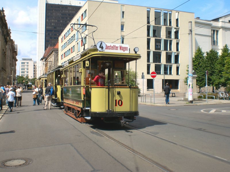 Tw 10 in der Schleife Kupfergraben, 12.7.2009 Berlin