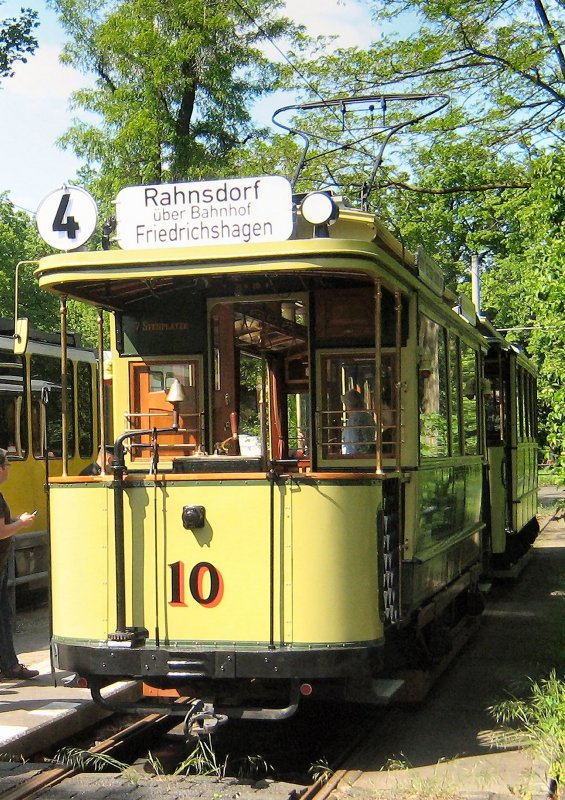 Tw 10 vor der n�chsten Fahrt nach Rahnsdorf (Waldschenke) 10.5.2009