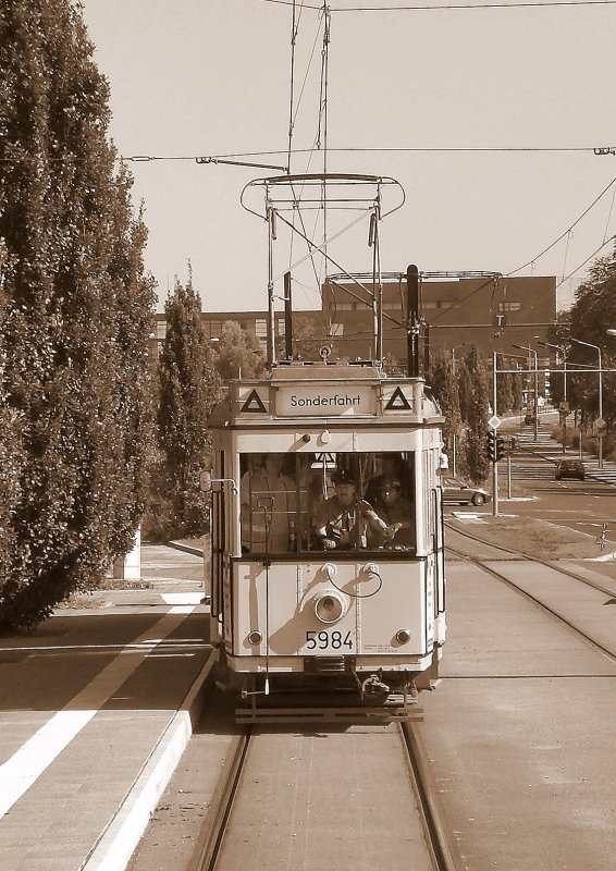 Tw 5984 aus dem vorausfahrenden hist. Strassenbahnzug, Themenfahrt 2007