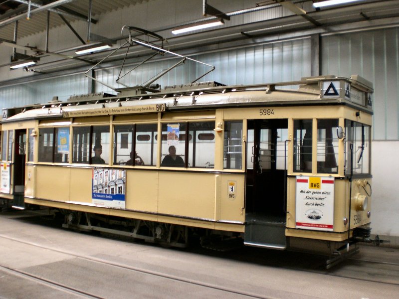 Tw 5984 im Betriebshof Wei�ensee w�hrend einer �ffentlichen Themenfahrt 2007