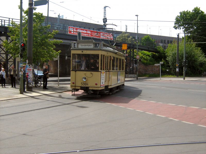 Tw 5984 biegt in die Wendeschleife am S-Bhf K�penick ein, 17.5.2009